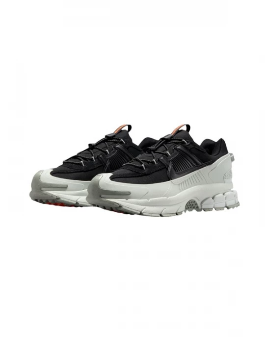 Foto van product Nike Sportswear Sneakers laag 'VOMERO ROAM' zwart / wit