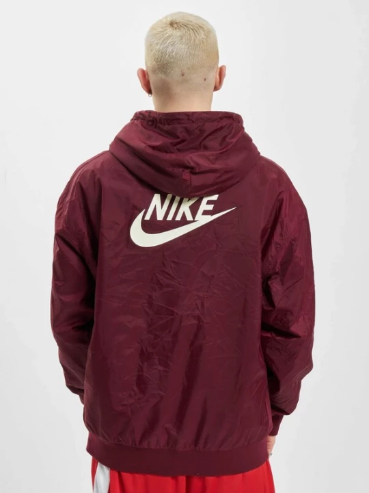 Foto van product Nike Sportswear Tussenjas 'Circa' wijnrood / wit