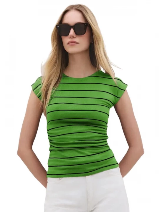 Foto van product No Matter What Shirt grasgroen / zwart