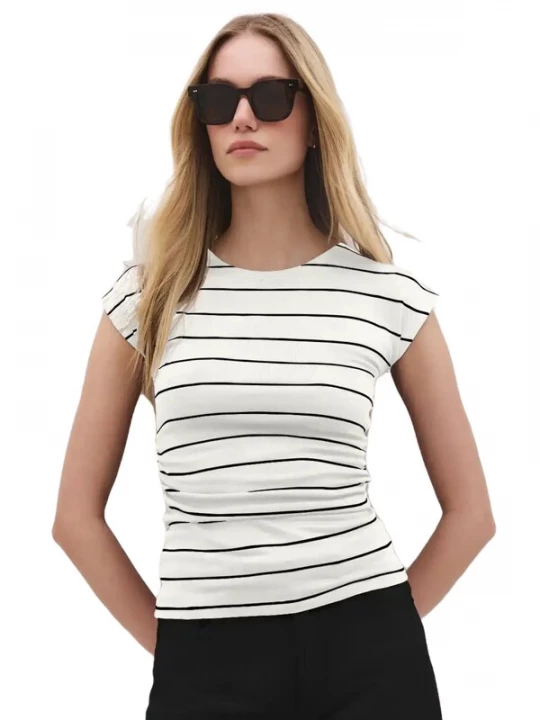 Foto van product No Matter What Shirt zwart / offwhite