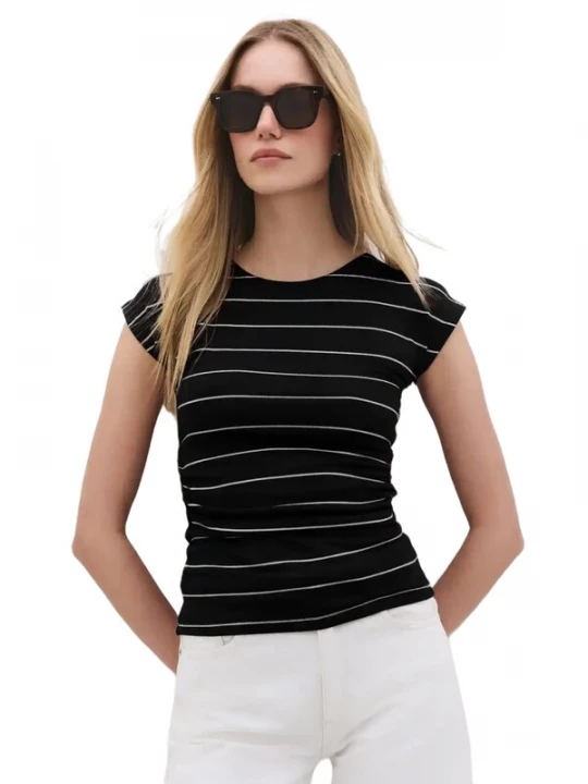 Foto van product No Matter What Shirt zwart / wit