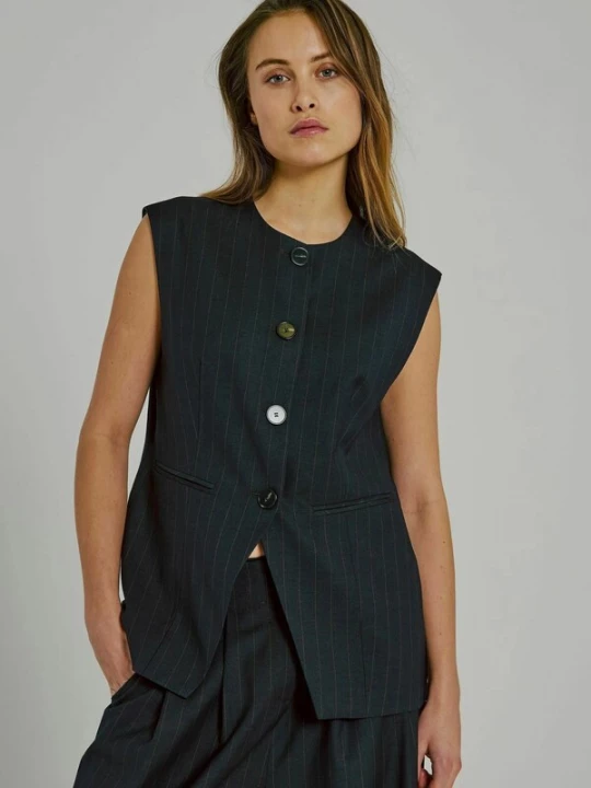 Foto van product NORR Gilet 'Kandria' bruin