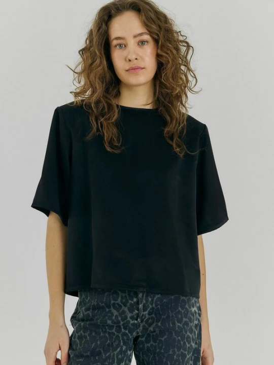 Foto van product NORR Shirt 'Carly' zwart
