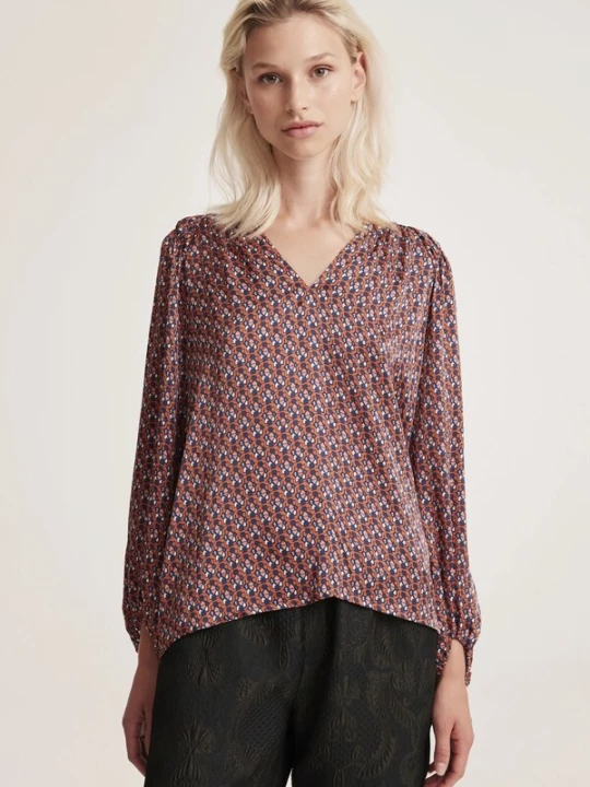 Foto van product Odd Molly Shirt bruin