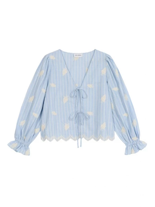 Foto van product OH APRIL Blouse 'Ninon' lichtblauw / offwhite
