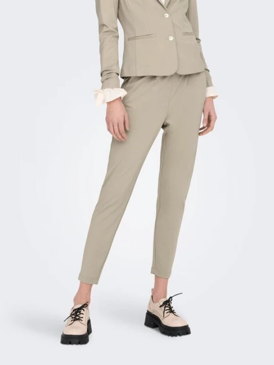 Foto van product ONLY Broek 'poptrash' sand