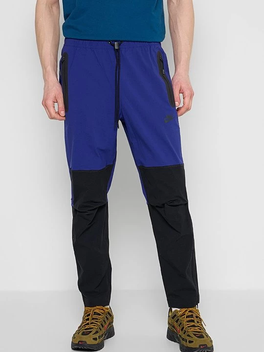 Foto van product Outdoorbroeken Nike blauw