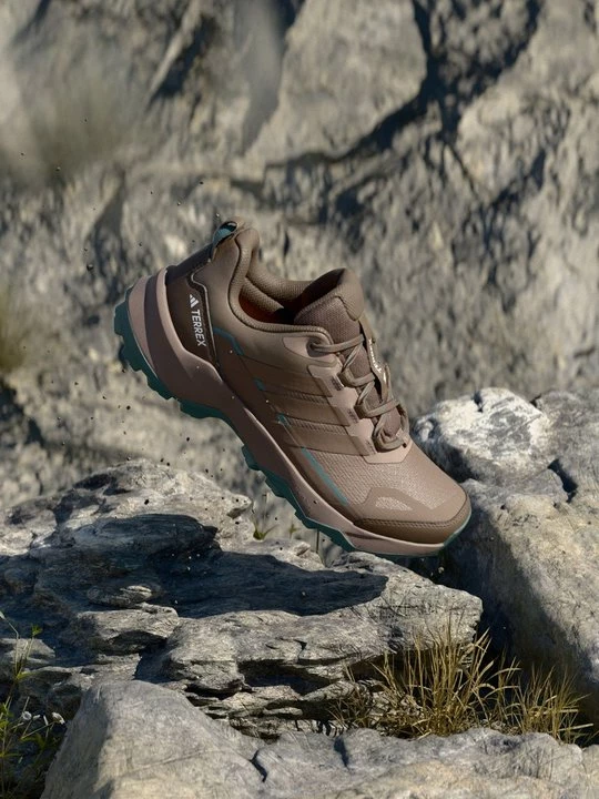 Foto van product Outdoorschoenen Adidas Terrex bruin