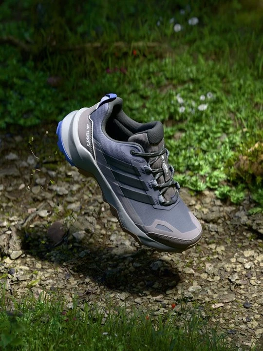 Foto van product Outdoorschoenen Adidas Terrex lila