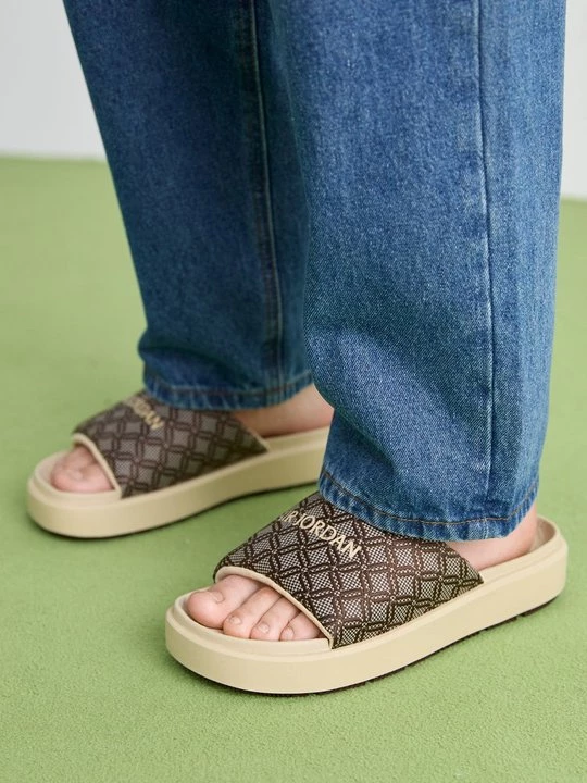 Foto van product Pantoffels Jordan beżowy