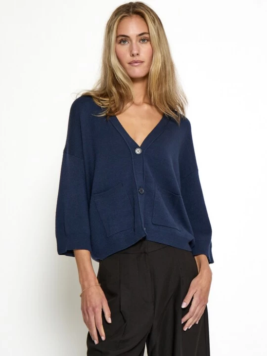 Foto van product Peppercorn Gebreid vest 'Rosalia ' blauw