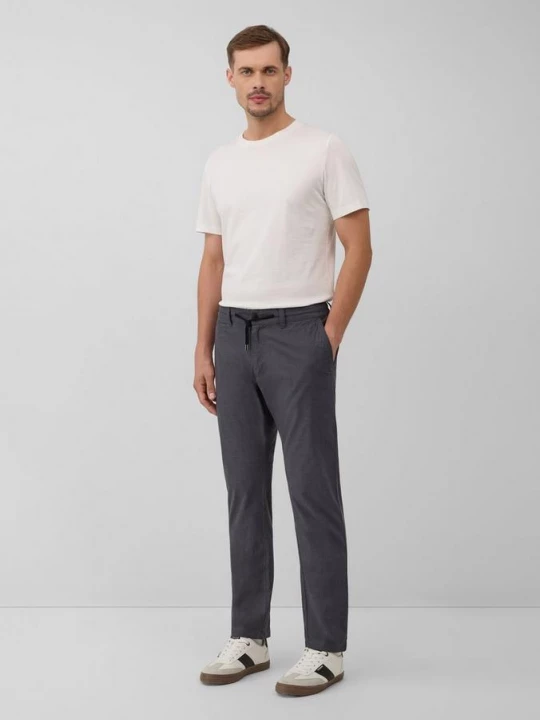 Foto van product Phoenix: gedessineerde stretchkatoenen chino met elastische tailleband s.Oliver zwart