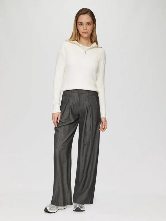 Foto van product Pinstripe broek met een taillebanddetail in contrastkleur QS grijs