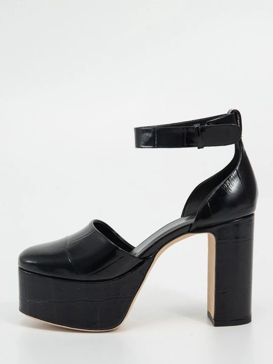 Foto van product Plateaupumps By FAR zwart