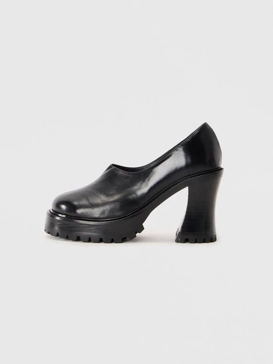Foto van product Plateaupumps Nicole Saldana zwart
