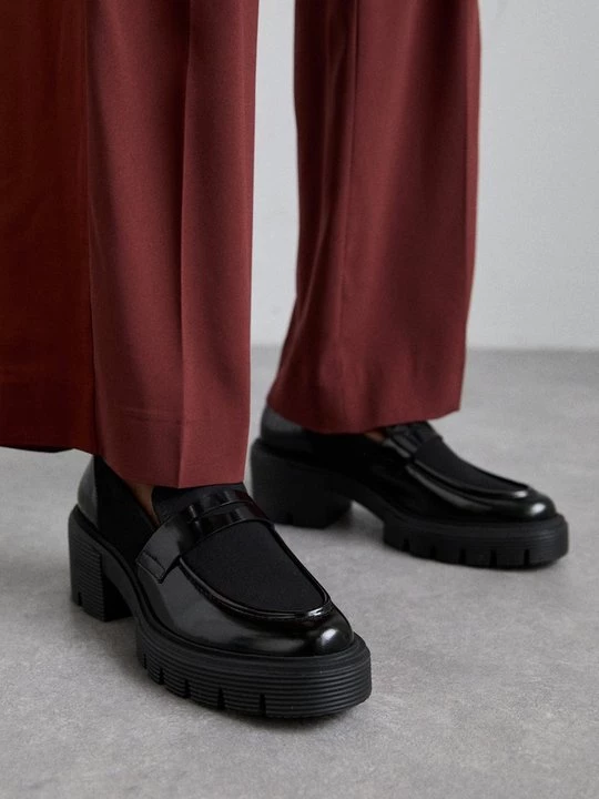 Foto van product Plateaupumps Stuart Weitzman zwart