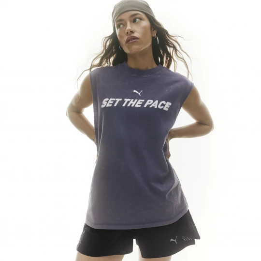 Foto van product PUMA Run Culture Collective relaxt, mouwloos T-shirt met verwassen look en grafische print voor Dames