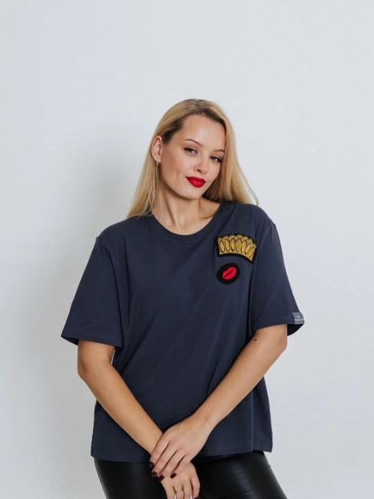 Foto van product RADADA Shirt 'CROWN AND RED LIPS' antraciet