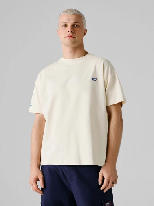 Foto van product Red Bull Racing x Pepe Jeans Shirt 'Circut' sand / navy / wit