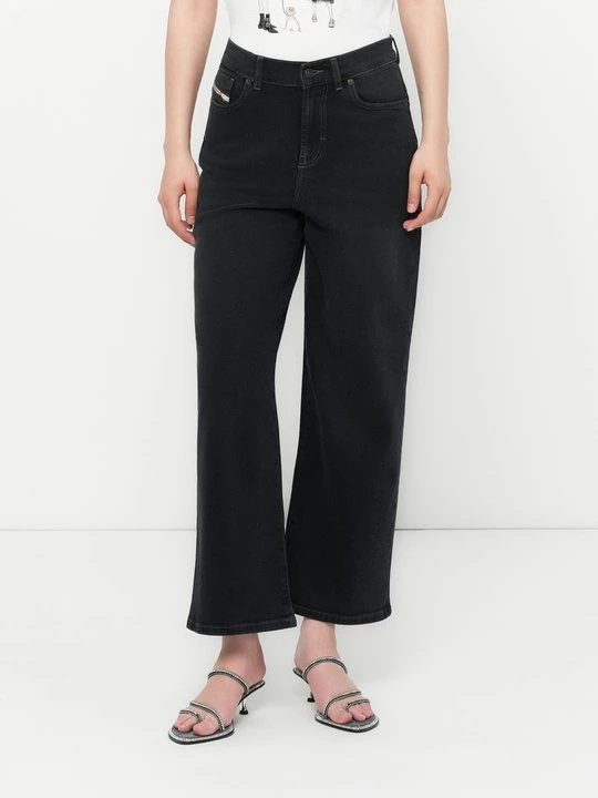 Foto van product Relaxed fit jeans Diesel rood