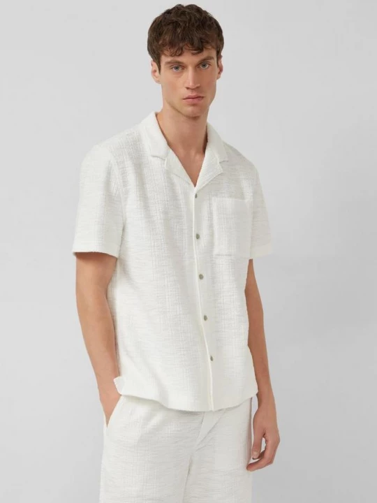 Foto van product Resort Fit: Gestructureerd shirt met korte mouwen s.Oliver crème
