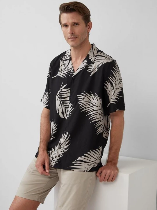 Foto van product Resort pasvorm: shirt met korte mouwen van viscosemix s.Oliver zwart