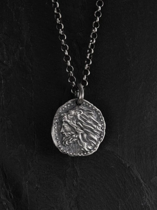 Foto van product REYTEL Hangers 'ANTIC NUMMUM. POWER IS LIMITLESS' zilver