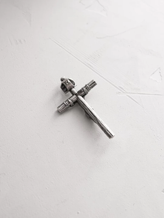 Foto van product REYTEL Hangers 'CRUCIFIXION of JESUS CHRIST. INRI mini' zilver
