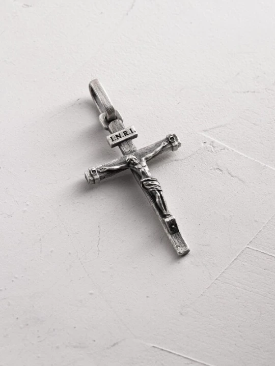 Foto van product REYTEL Hangers 'CRUCIFIXION of JESUS. INRI' zilver