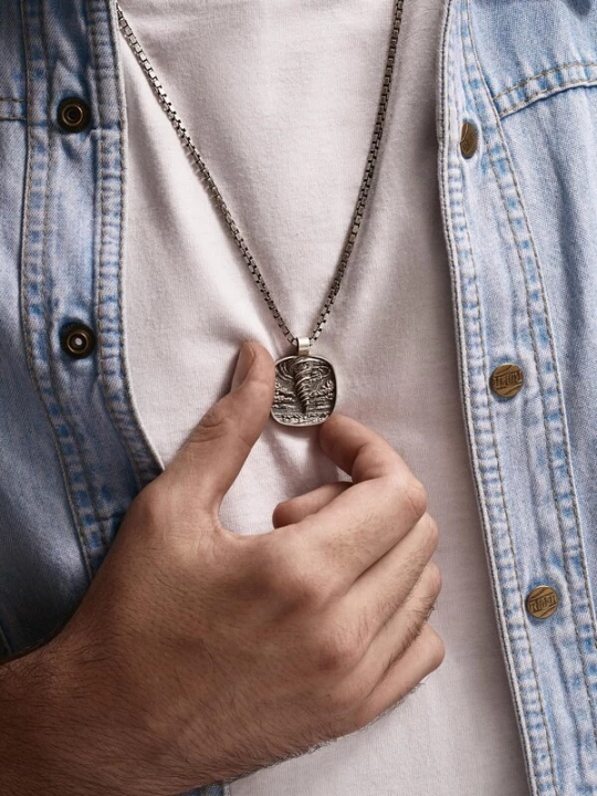 Foto van product REYTEL Hangers 'ELEMENT POWIETRZE' zilver