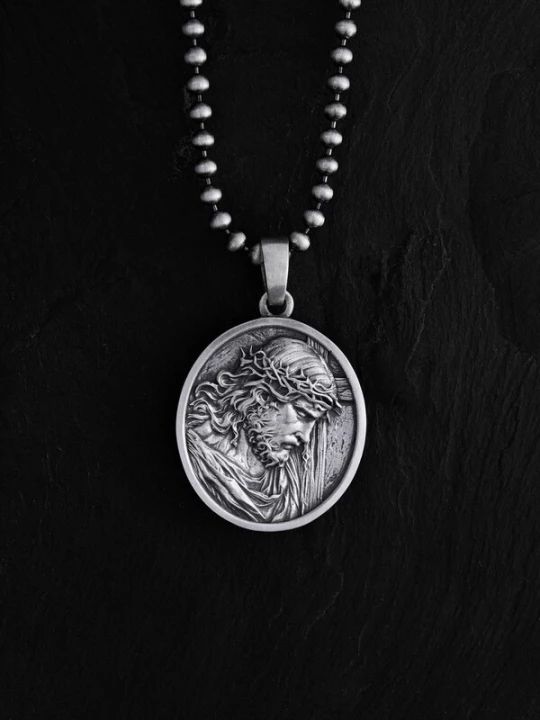 Foto van product REYTEL Hangers 'JESUS CHRIST WITH CROWN OF THORNS' zilver