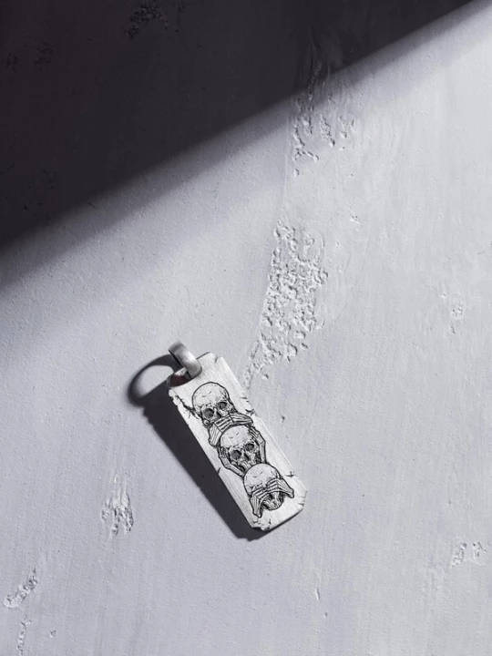 Foto van product REYTEL Hangers 'NIC NIE SŁYSZĘ, NIC NIE WIDZĘ, NIC NIE MÓWIĘ' zilver