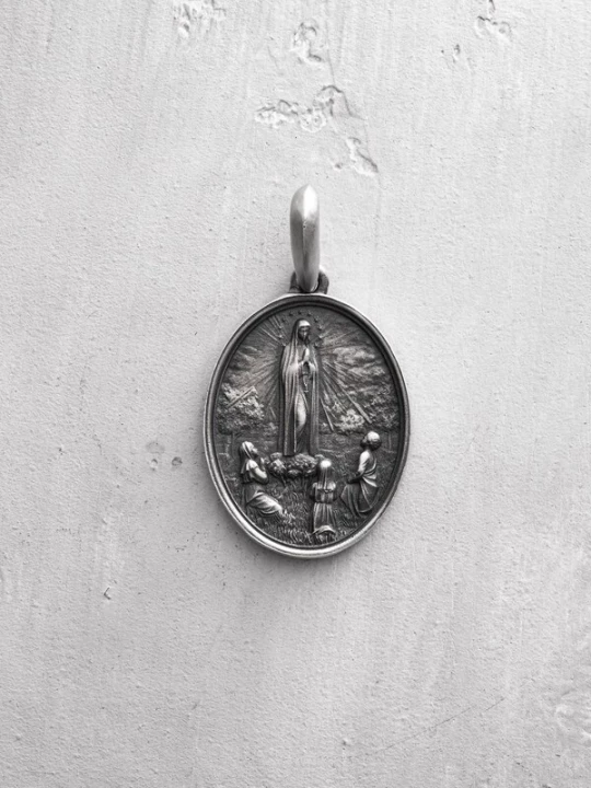 Foto van product REYTEL Hangers 'OUR LADY OF FATIMA' zilver