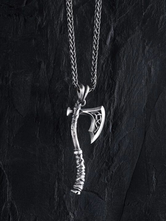 Foto van product REYTEL Hangers 'PERUNS AX' zilver