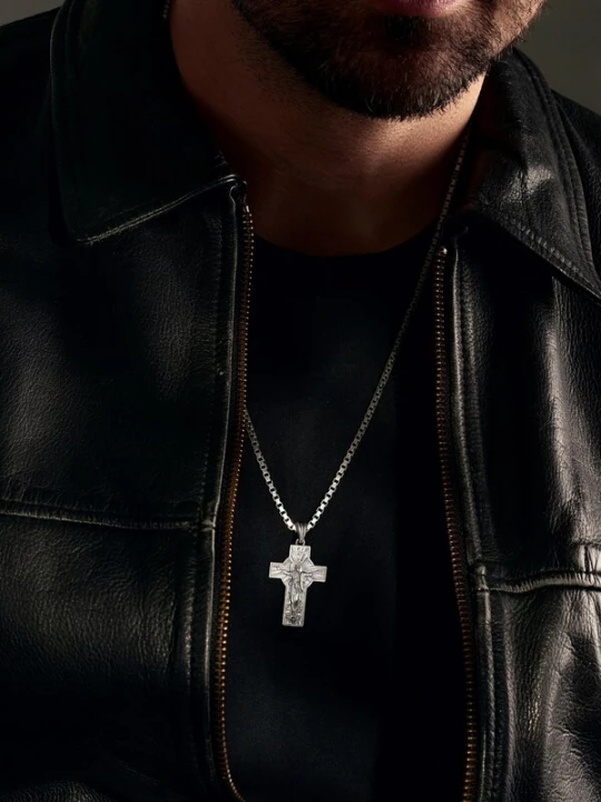 Foto van product REYTEL Hangers 'RESURRECTION of JESUS CHRIST' zilver