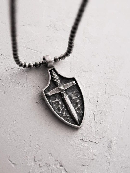 Foto van product REYTEL Hangers 'SWORD ON SHIELD' zilver