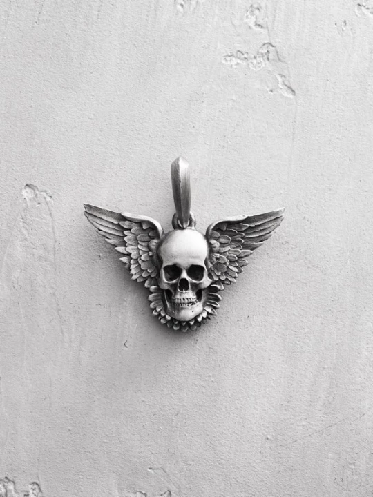 Foto van product REYTEL Hangers 'VICTORIA SUPER MORTEM' zilver