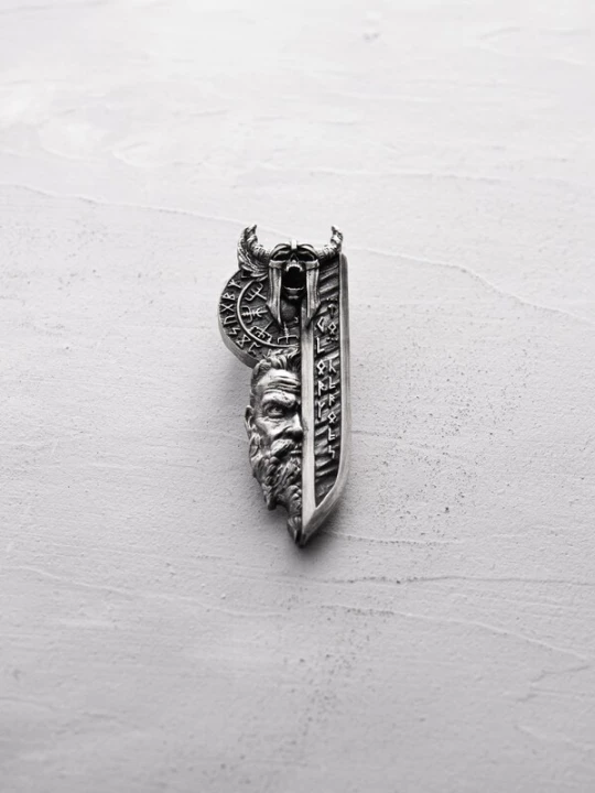 Foto van product REYTEL Hangers 'VIKING. FORFEDRENES KRAFT' zilver