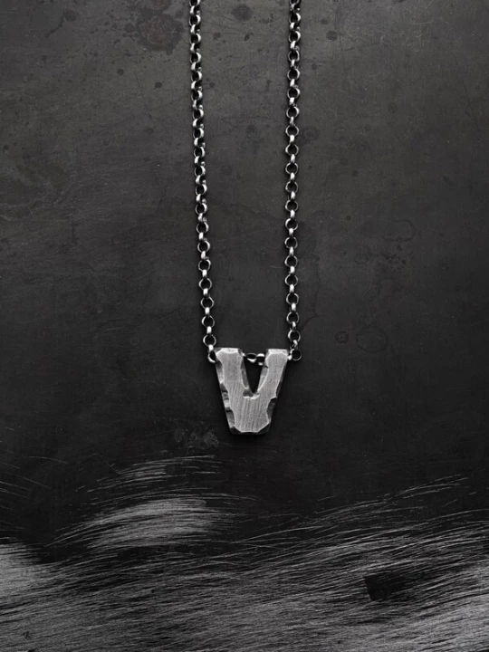 Foto van product REYTEL Ketting 'Letter V' zilver