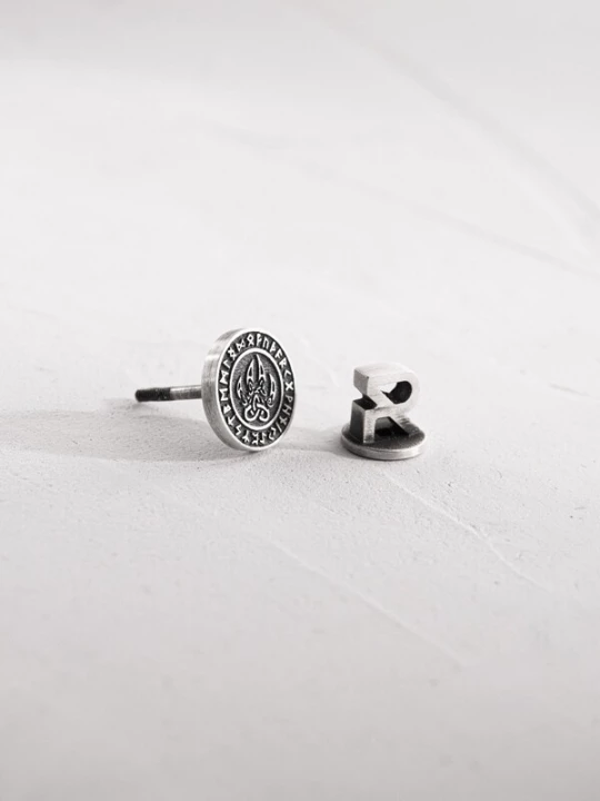 Foto van product REYTEL Oorbel 'BEAR'S PAW. RUNES' zilver
