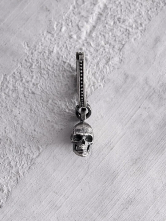Foto van product REYTEL Oorbel 'SCHEDEL' zilver