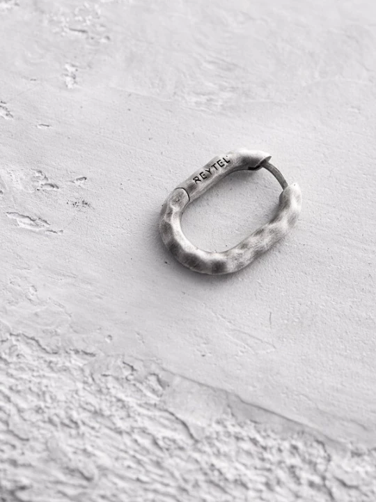 Foto van product REYTEL Oorbel 'SHAKEL' zilver