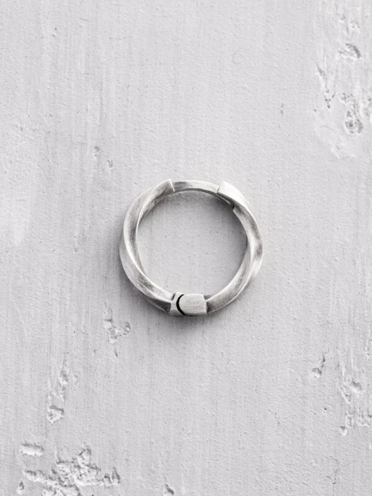 Foto van product REYTEL Oorbel 'TIME SPIRAL' zilver
