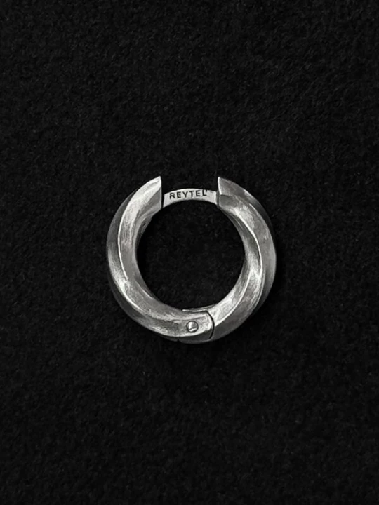 Foto van product REYTEL Oorbel 'VIR' zilver