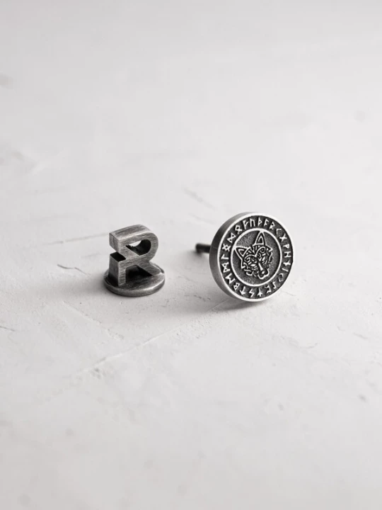 Foto van product REYTEL Oorbel 'WOLF. RUNES' zilver
