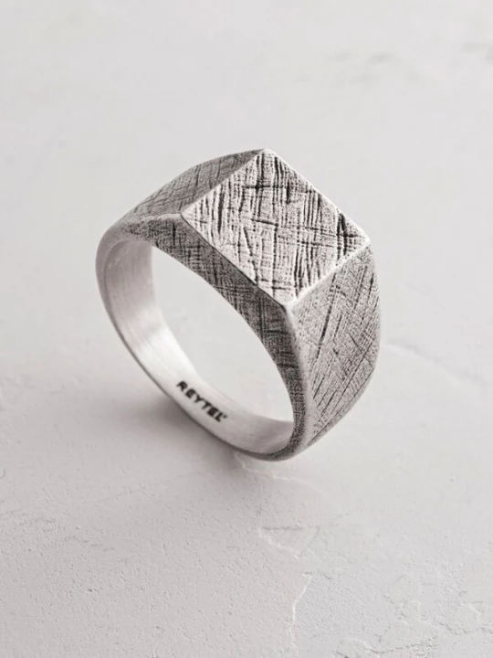 Foto van product REYTEL Ring 'ARDOR' zilver