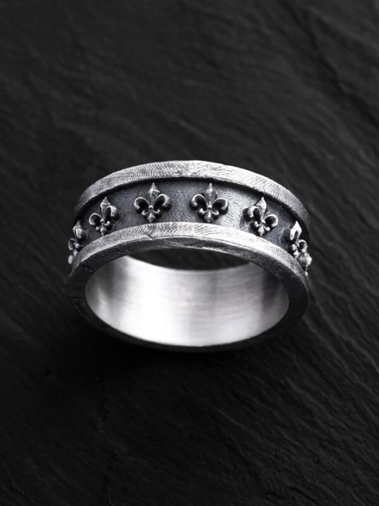 Foto van product REYTEL Ring 'FLEUR DE LIS' zilver