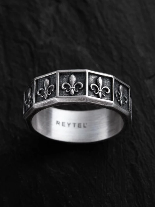 Foto van product REYTEL Ring 'FLEUR DE LIS' zilver