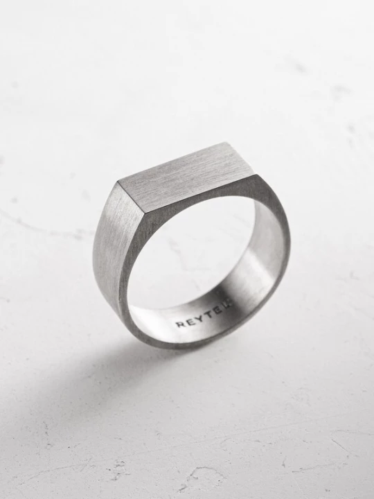 Foto van product REYTEL Ring 'GRAVIS' zilver