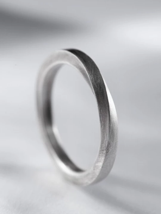 Foto van product REYTEL Ring 'INFINITE LOOP' zilver